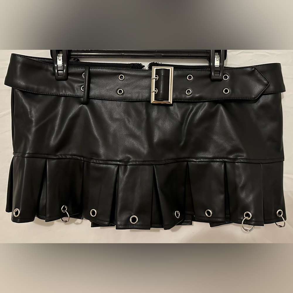 Fashion Nova Black Mini Skort